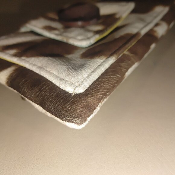 Silver Plum Cowhide Print Crossbody Purse Brown Beige Button Accent Zip Closure - Picture 9 of 12